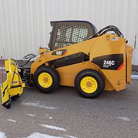 Rubber-tired skid steer loader QuattroPlow
