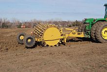 Tandem road roller single-cylindertowed