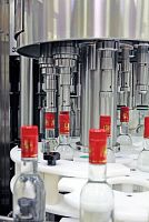 Pressure capping machine automaticfor bottlesfor the beverage industry