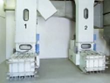 Vertical baling press front-loadingfor textiles