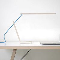 Desk lamp MANTISaluminummapleminimalist design