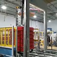 Robotic palletizer PDB-144with stackerfor bottle packsfor bottles