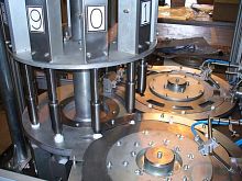 Rotary capping machine automaticmulti-container