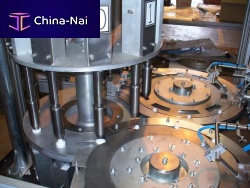 Rotary capping machine automaticmulti-container