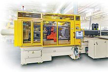 Horizontal injection molding machine NexPETfor PETfor medical device manufacturing