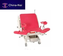 Electric delivery table on casterswith footrest