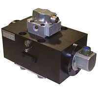 Piston valve servo-drivenfor controlfor oil