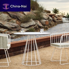 Contemporary table ILLAwoodenmetal baseround