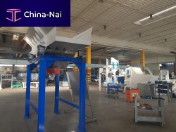 Recycling screener vibratingfor wasteinclined