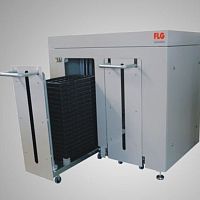 Handling palletizer VARIO Lineautomatictrayfor the pharmaceutical industry