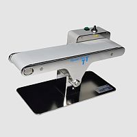 Belt conveyor for the pharmaceutical industry