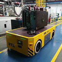 Electric self-propelled trailer 2-axle