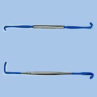 Eyelid retractor surgeryDesmarres