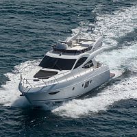 Cruising motor yacht 52traditionalflybridgeV-drive