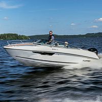 Outboard cabin cruiser 650 DCopendual-console7-person max.