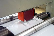 Stationary thickness gauge Essair Reflexcoatingpapernon-contact
