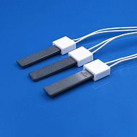 Ceramic igniter for pellet boilers