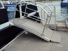 Ship gangway for bargesterminalmanual