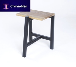 Contemporary stool SIToaklacquered wood base3-legged