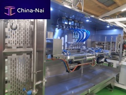 Multi-head filling and capping machine automaticfor food products