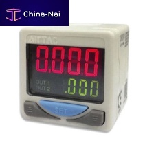 Diaphragm pressure switch with digital display