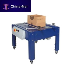 Belt feeder INDEX seriesfor cardboard boxescompact