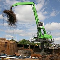 Demolition excavator 830 De�mo�li�tionmediumcrawlerdiesel