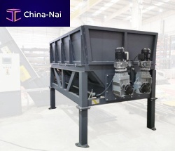 Metal chip hopper storagespindle