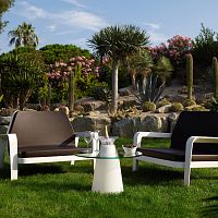 Contemporary table PEAKpolyethylenepolyethylene baseround