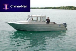 Outboard cabin cruiser 28'hard-topwith enclosed cockpit