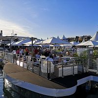 Hotel floating structure for special events