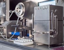 Continuous filling machine Crystal® PURE M1for liquidsfor vialsfor the pharmaceutical industry