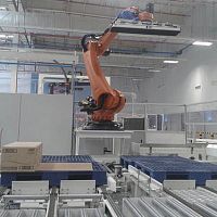 Robotic palletizer T120 for cartonsautomaticcompact