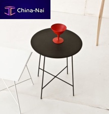 Contemporary side table KUFlacquered metalhomeindoor