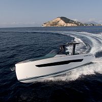 Inboard express cruiser SEAWALKER 39 twin-engineopencenter console