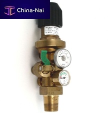 Regulating valve for acetylenefor oxygen