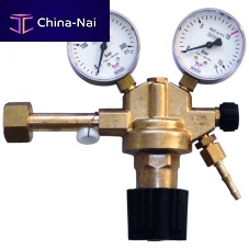 Cylinder pressure regulator for gasspringsingle-stage