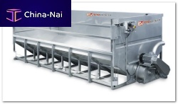 Receiving hopper for grapeswith screw conveyor