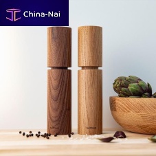 Oak salt and pepper shaker walnut