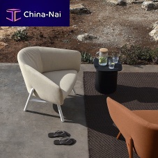 Contemporary armchair Tuilefabricleathermetal