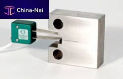 Clip-on gage 3541 CODfatiguefor metallic materials