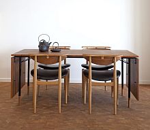 Scandinavian design dining table NYHAVNoakwalnutteak