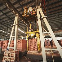Brick loading and unloading system UBS-1400PLCautomatic