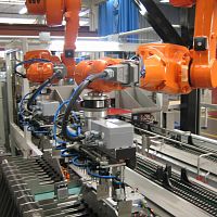 Blister case packer-palletizer pick-and-placerobotichandling