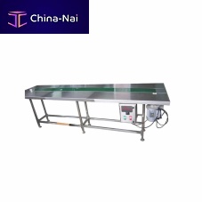 Roller conveyor beltfor the pharmaceutical industryfloor-standing