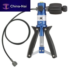 Pneumatic calibration pump PM seriesmanualfor pressure and vacuum
