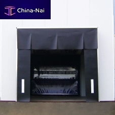 Loading dock shelter
