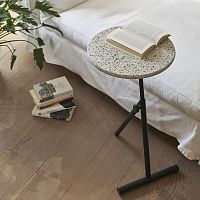 Contemporary side table KOJIlacquered MDFsteel baseround