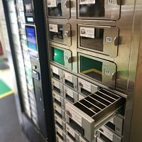 Tool dispenser automatic