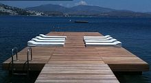 Floating platform for marinasmodularteak